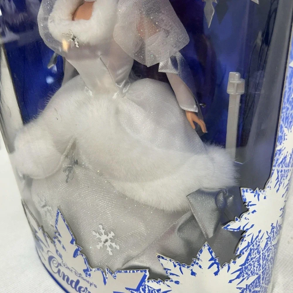 Cinderella Doll Holiday Princess Walt Disney's Mattel 16090 1st in a Series